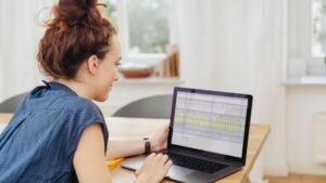 Saiba como fazer planilhas de controle financeiro para sua loja_