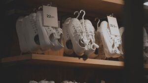 4 Modelos de tênis branco esportivo que você deve ter na loja (1)