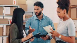 5 Dicas para escolher a distribuidora de calçados ideal para 2026