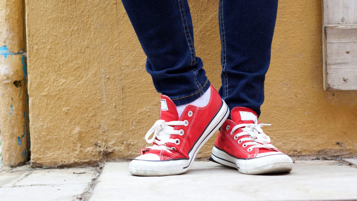 Como escolher modelos de tênis colorido que vendem o ano inteiro_ (1)